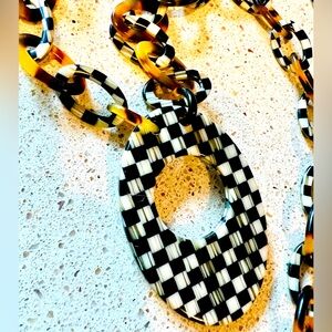 Vintage Mackenzie Childs 🖤 Courtly Check Tortoise Acrylic 30”+Pendant necklace.